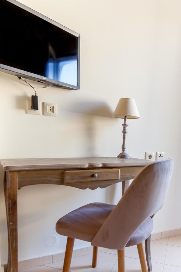Stylish & Luxury Apartment - Self Check In - Free Parking Iraklion Buitenkant foto